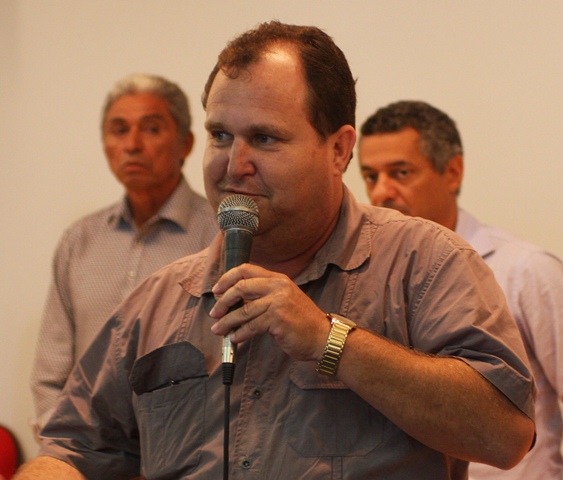 Vereador Sidnei Marchi, de CorumbataÃ­ do Sul Ã© eleito novo presidente da Acamdoze