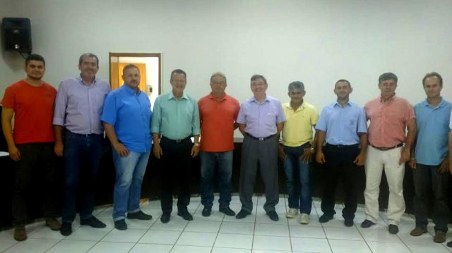 CÃ¢mara de Peabiru faz repasse de mais de R$ 374 mil em sobras a prefeitura