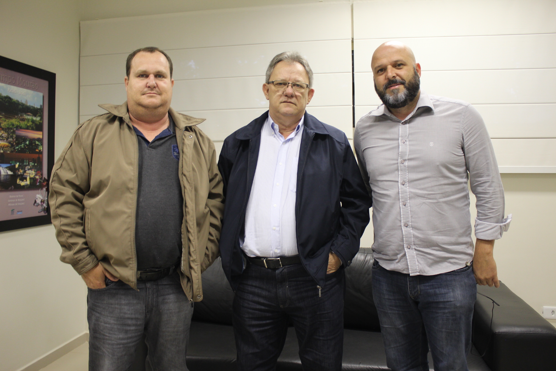 Presidente e tesoureiro da Acamdoze visitam CÃ¢mara de Campo MourÃ£o