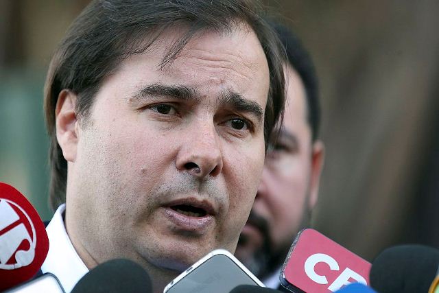 Maia diz que hÃ¡ dificuldade para aprovar fundo pÃºblico para campanhas eleitorais