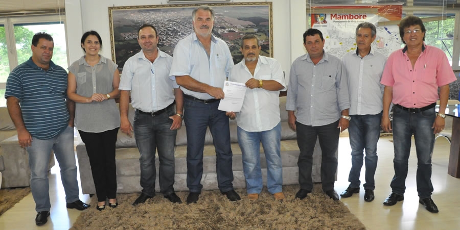 CÃ¢mara de MamborÃª faz repasse de sobras a prefeitura