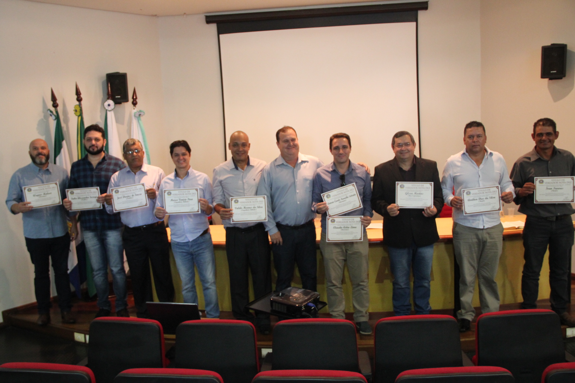Vereadores e Câmaras Nota 10 recebem certificados e presidente destaca atuação legislativa