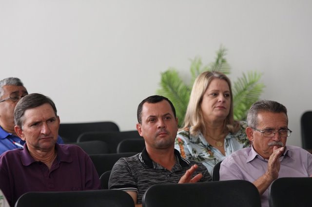 Vereadores de Farol requerem, por meio da Acamdoze, correção da tabela do IPRF